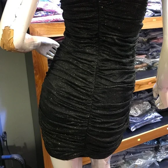 Ruched body con Dress-New✨ - Picture 3 of 8